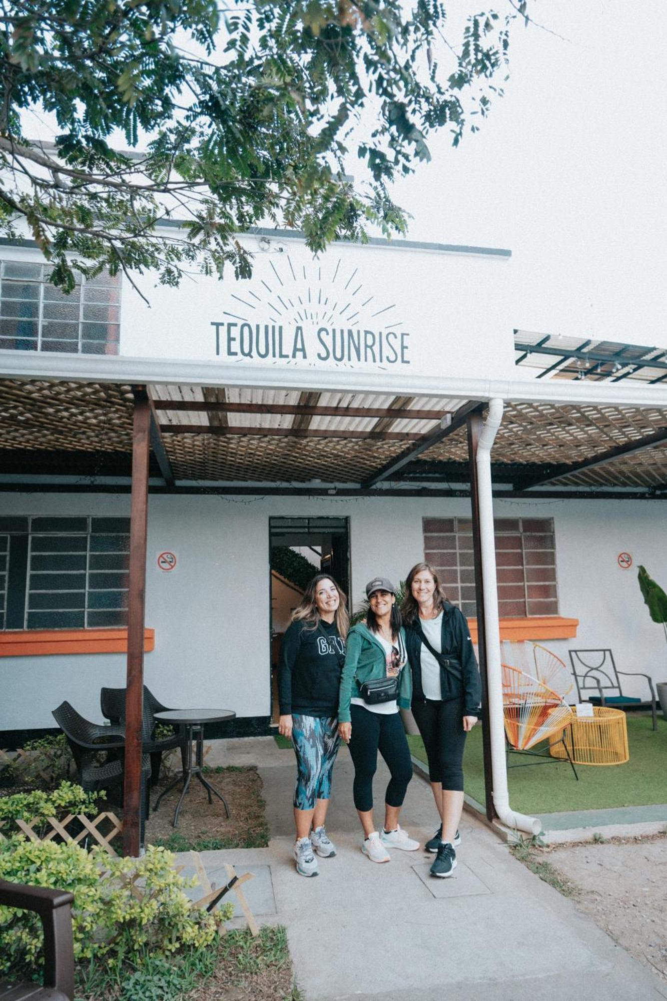 Tequila Sunrise Hostel グアテマラシティ エクステリア 写真